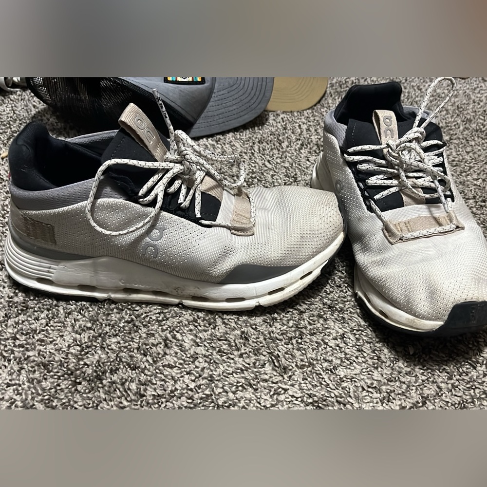 Women’s on cloud tennis shoes